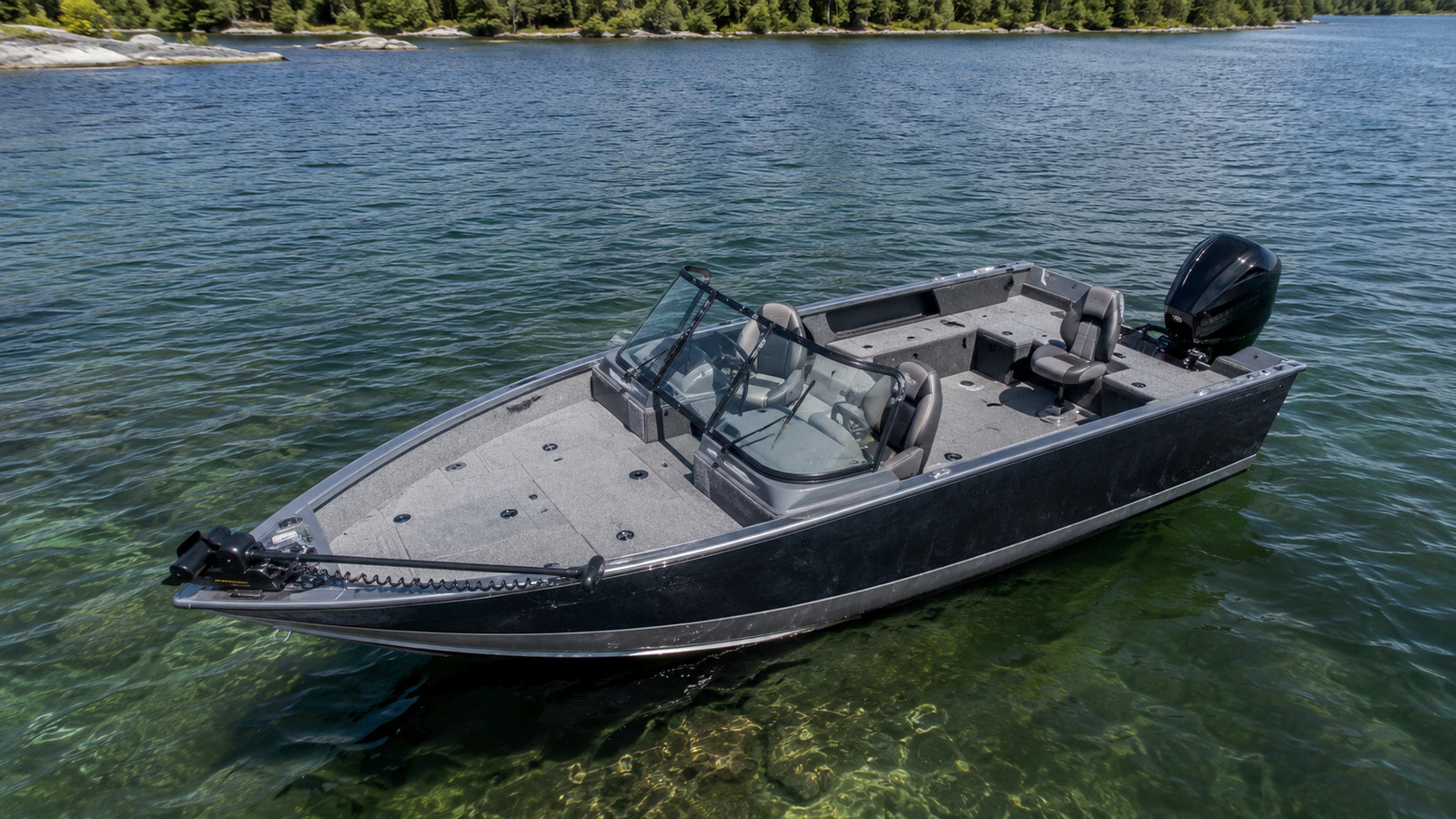 lund pro v 2075 pro v elevated exterior 05