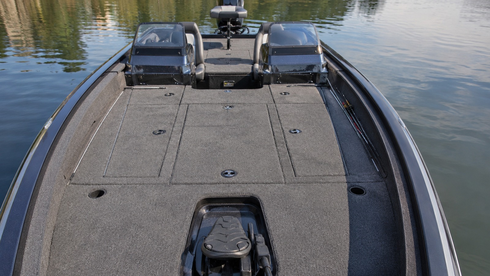 lund pro v bass xs 1875 xs deck storage layout 18