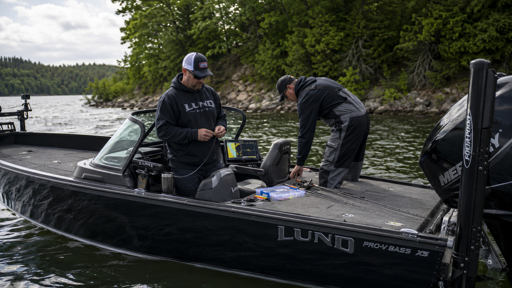 lund pro v bass xs hero fishing 04