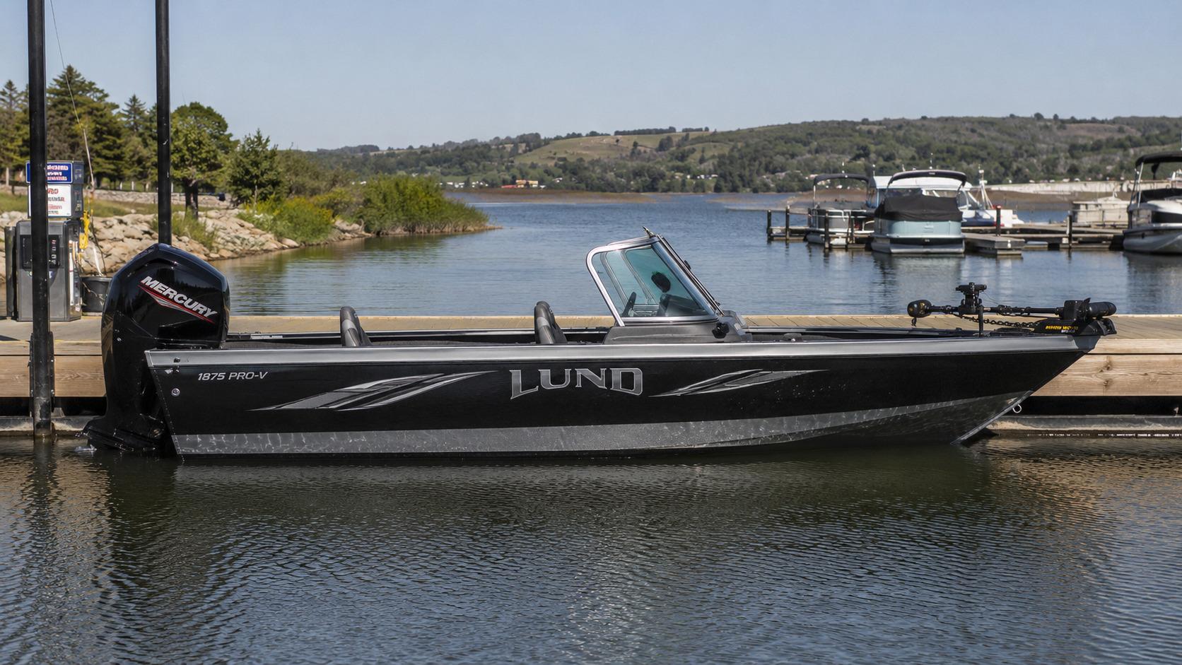 lund pro v dockside profile 06
