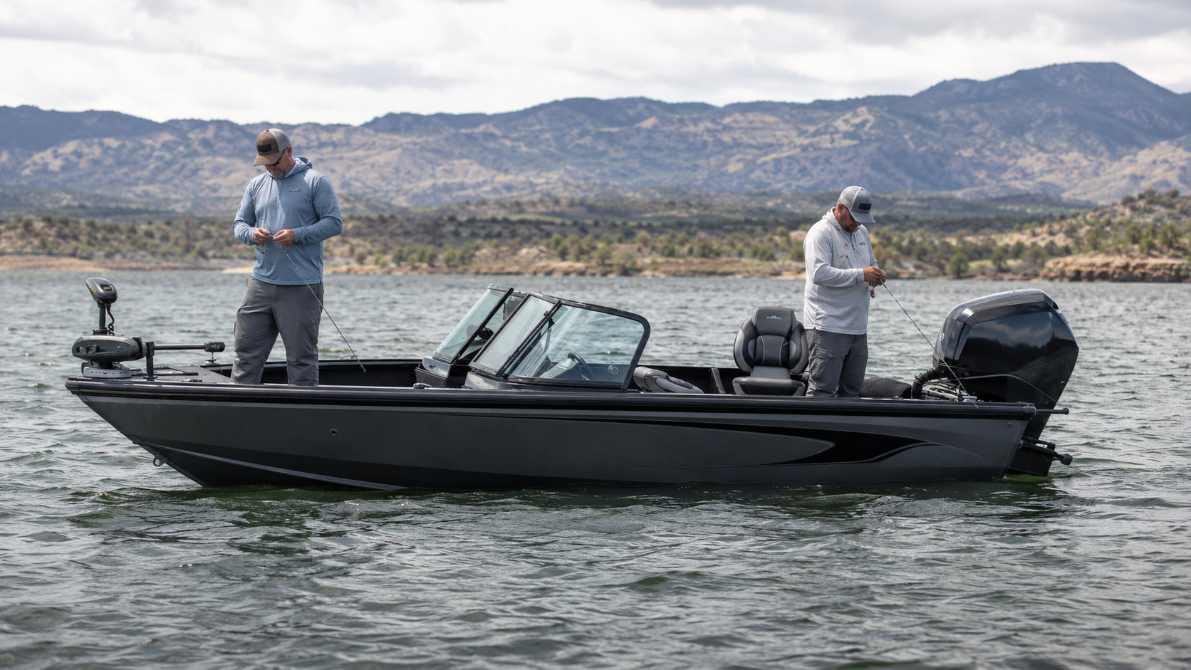 lund pro v hero fishing 04