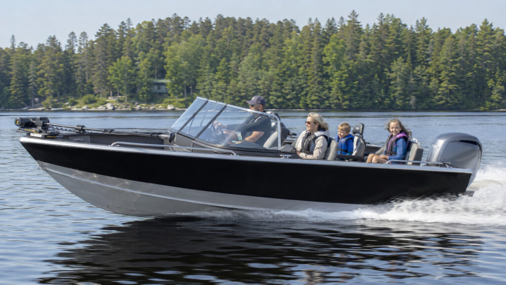 lund tyee 1975 tyee hero underway 01