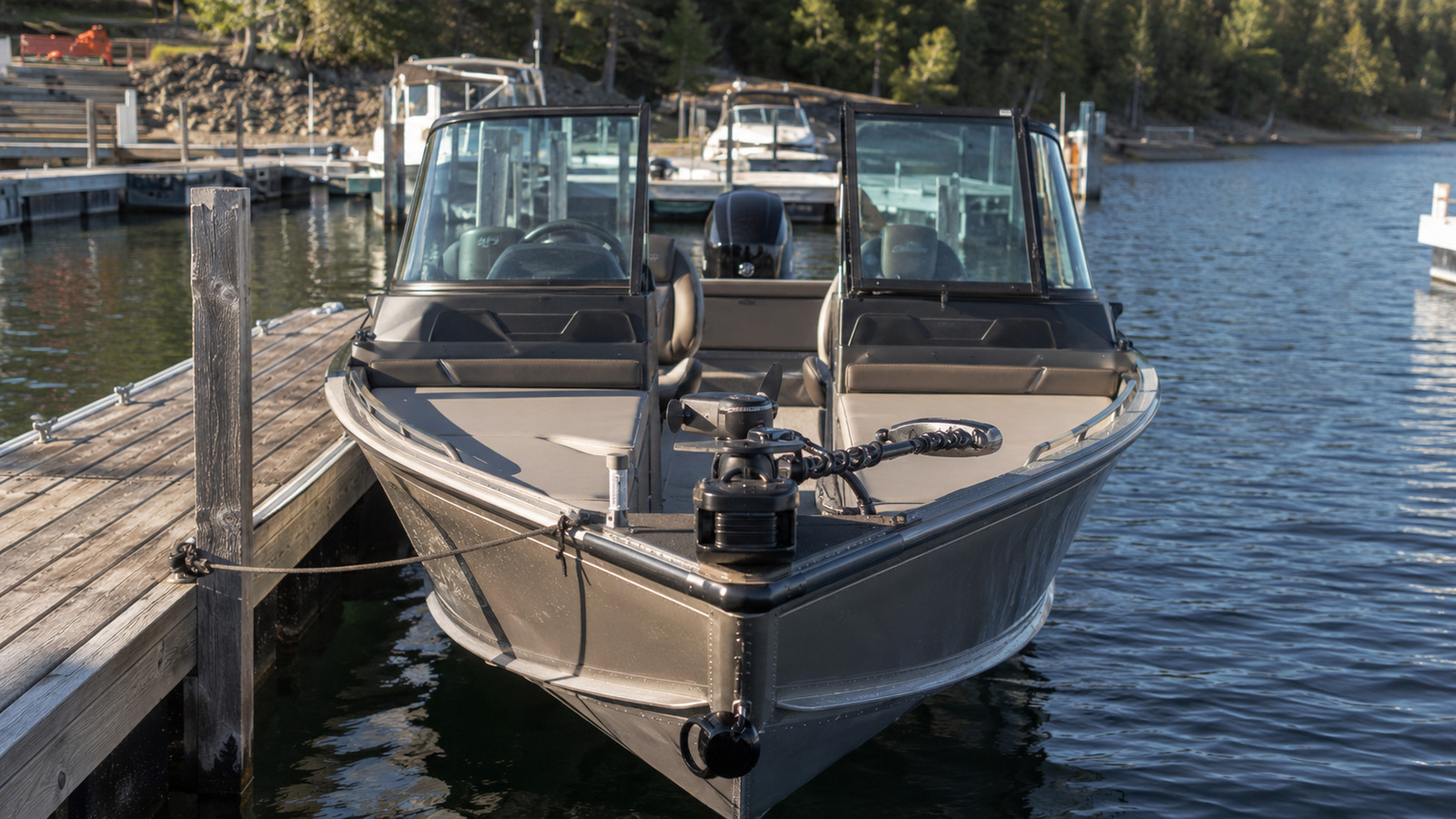 lund tyee 2075 tyee bow on dockside 21