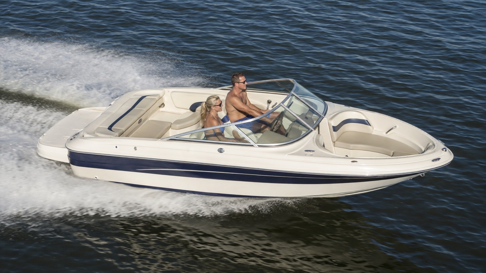 sea ray 180 select elevated underway 09