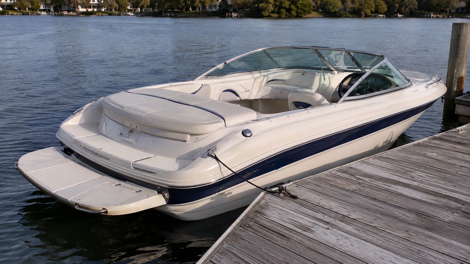 sea ray 180 select stern quarter dockside 07