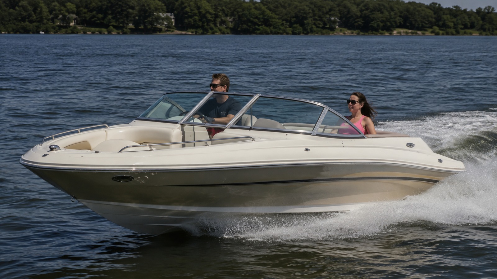 sea ray 185 sport front quarter running 01