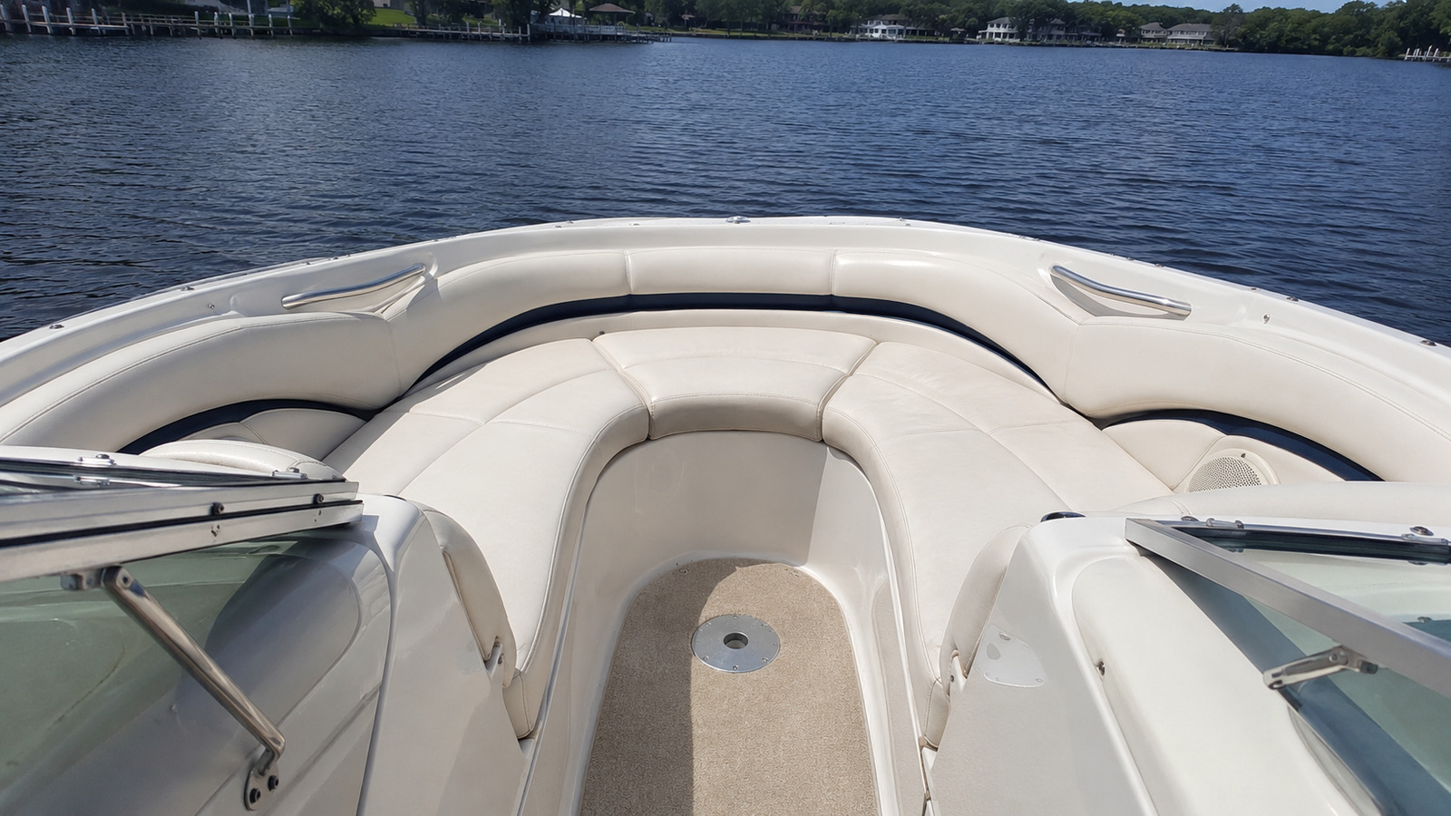 sea ray 190 sundeck bow lounge wide 07