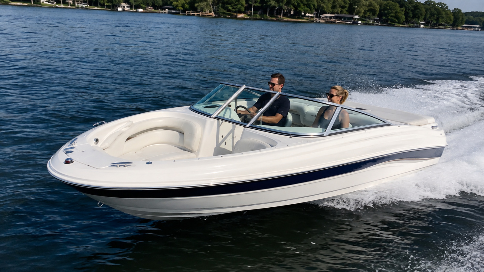 sea ray 190 sundeck front quarter running 02