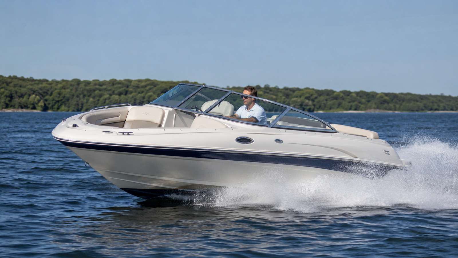 sea ray 200 select front quarter running 02