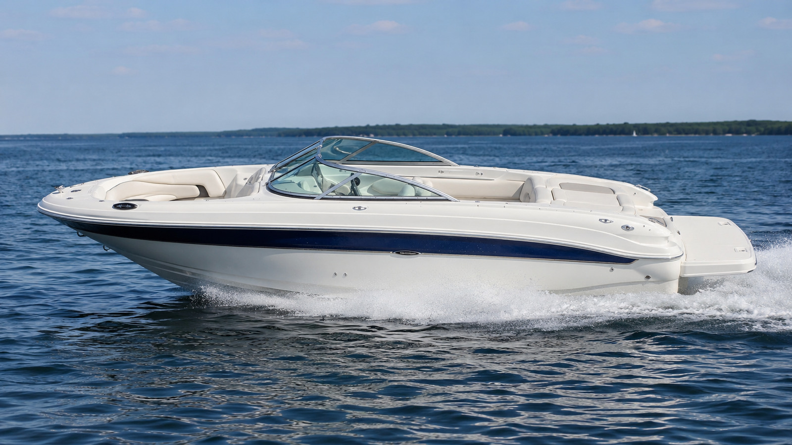 sea ray 200 sundeck side profile running 04