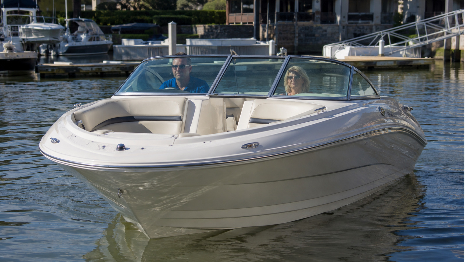 sea ray 210 sport marina arrival 01