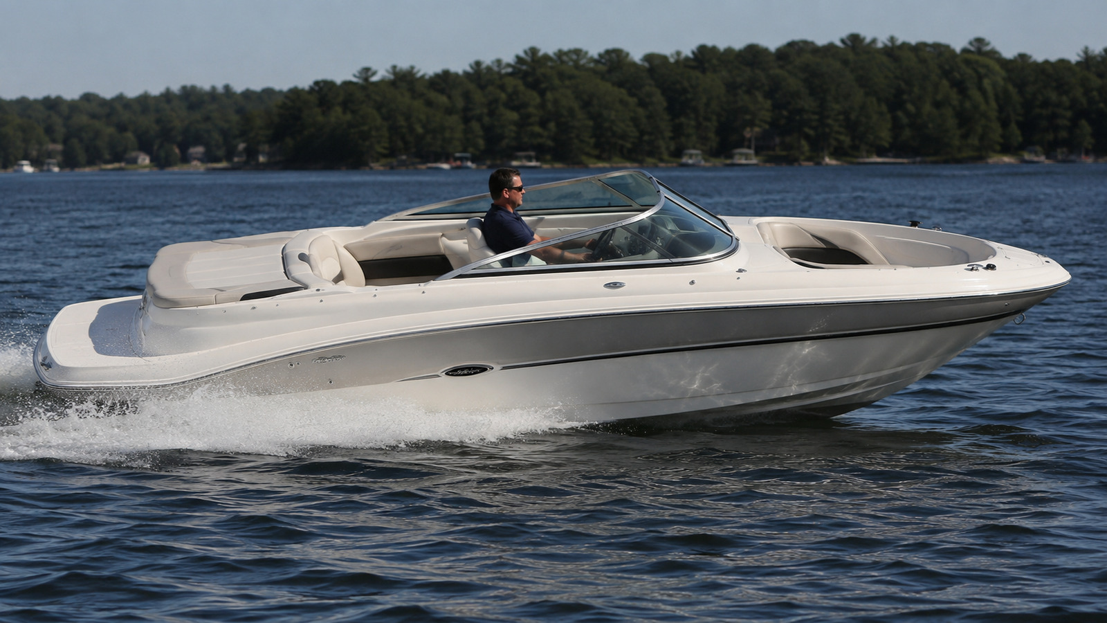 sea ray 210 sport side profile running 01
