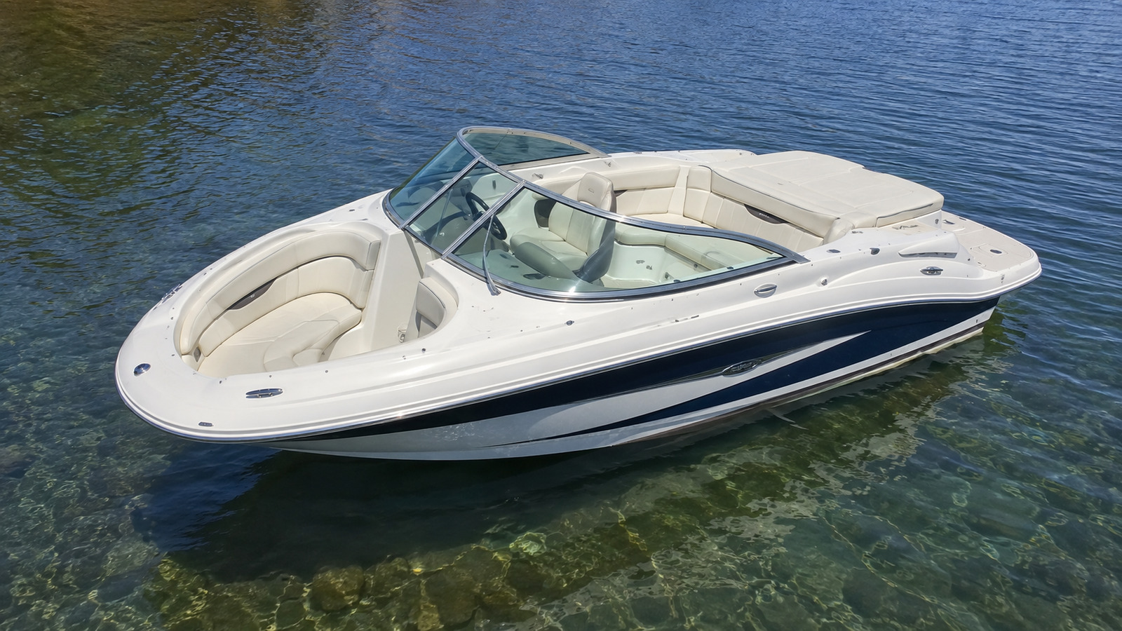 sea ray 210 sundeck elevated exterior 06