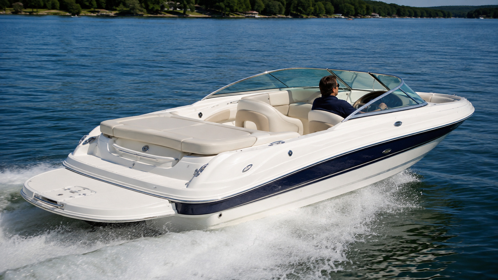 sea ray 210 sundeck rear quarter running 03