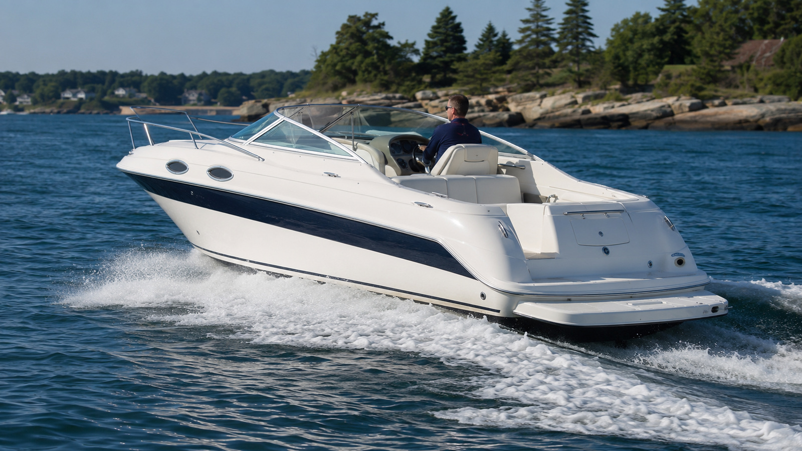 sea ray 215 weekender rear quarter running 03