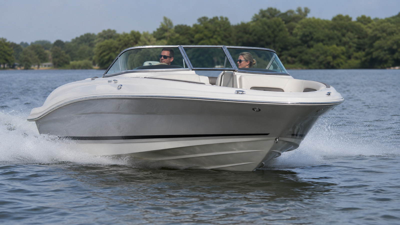 sea ray 220 sport acceleration action 01