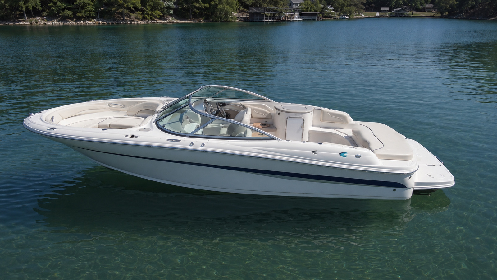 sea ray 220 sundeck elevated exterior 06