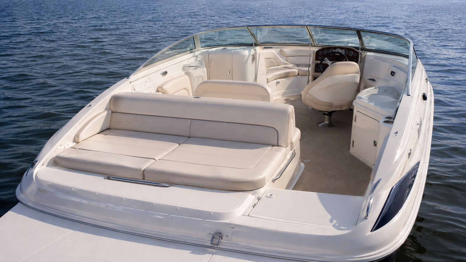 sea ray 220 sundeck transom seating 10