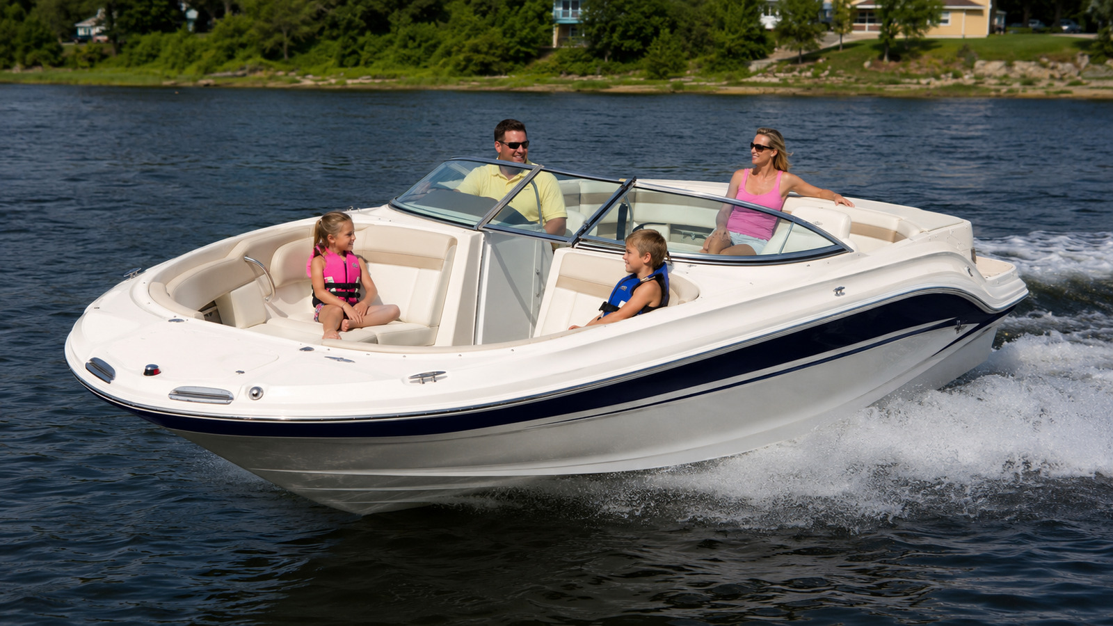 sea ray 230 sundeck family cockpit 08