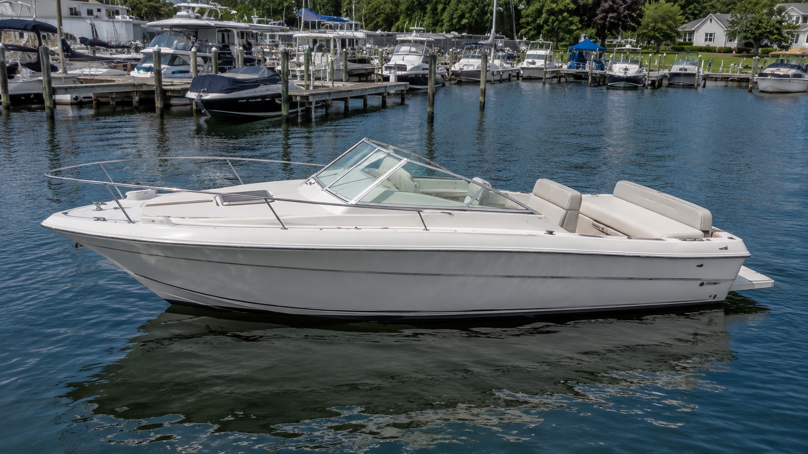 sea ray 230 weekender elevated exterior 09