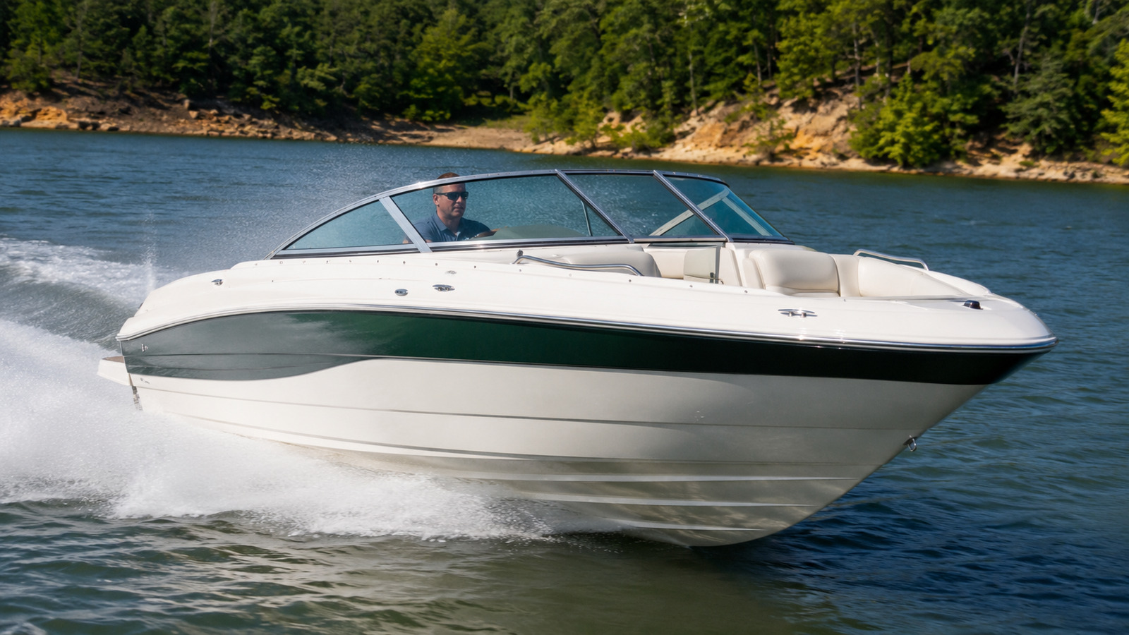 sea ray 240 select front quarter running 02