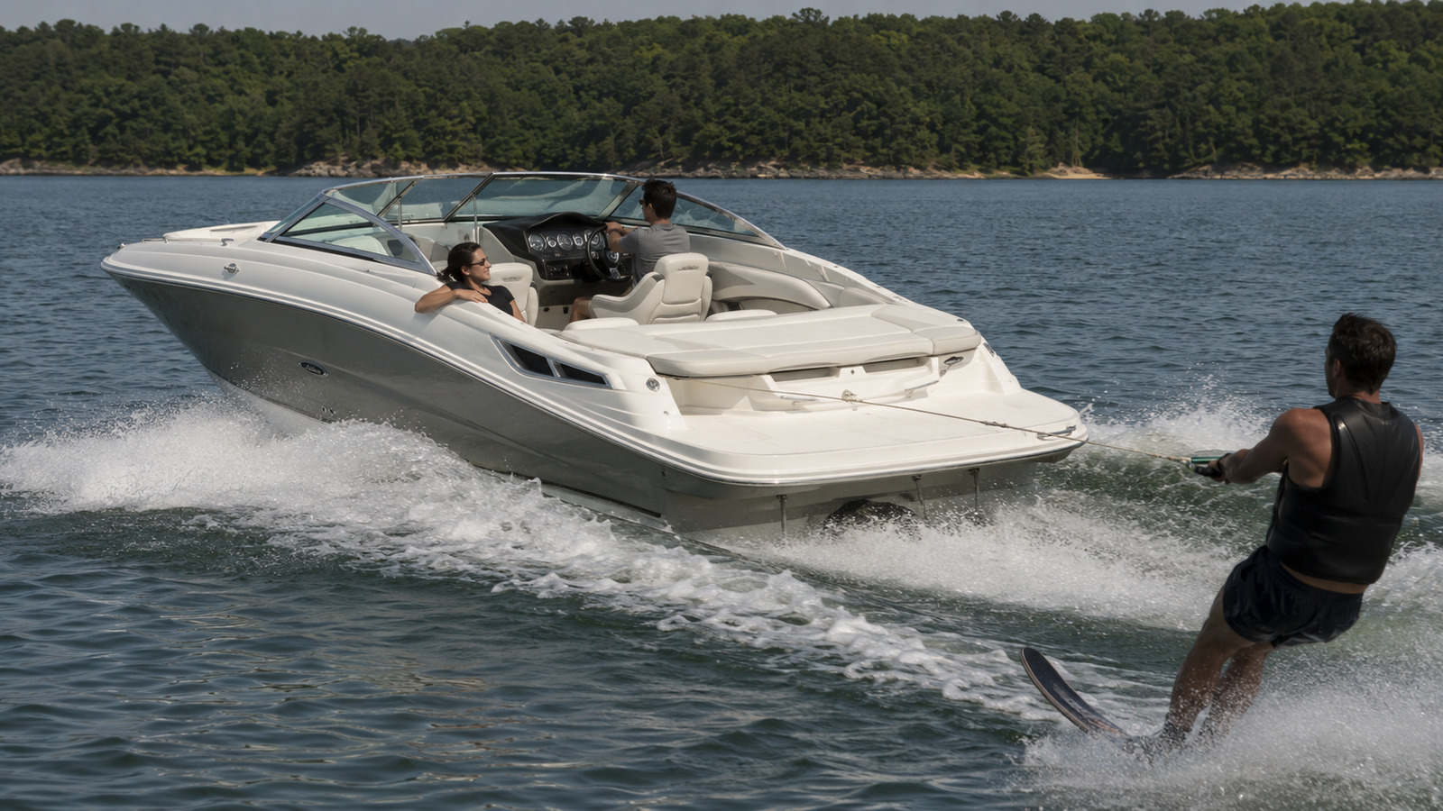 sea ray 240 sport waterskiing lifestyle 01