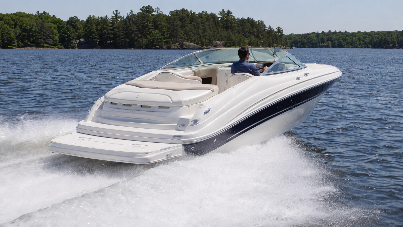 sea ray 240 sundeck rear quarter running 03