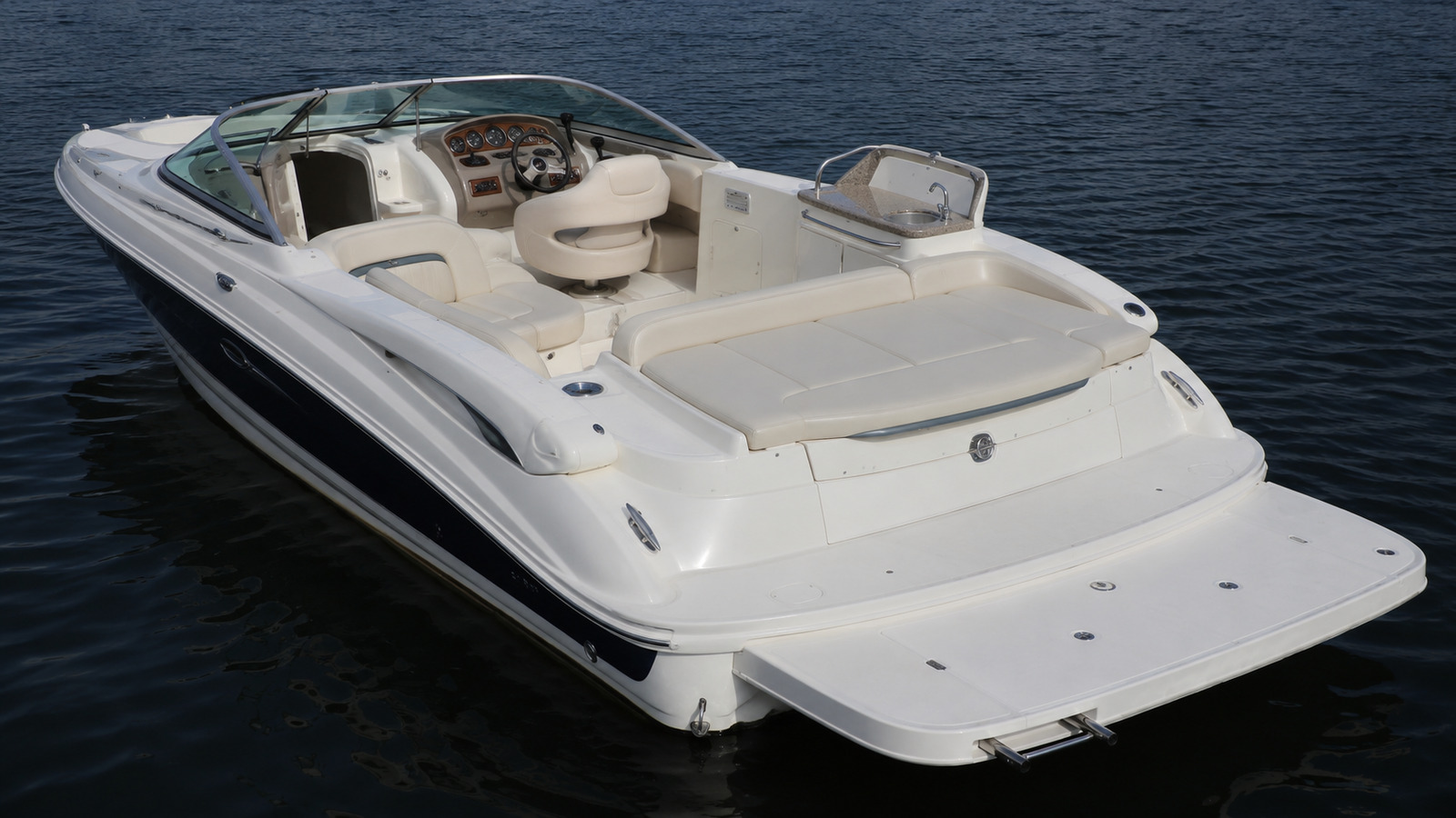 sea ray 240 sundeck transom seating 10