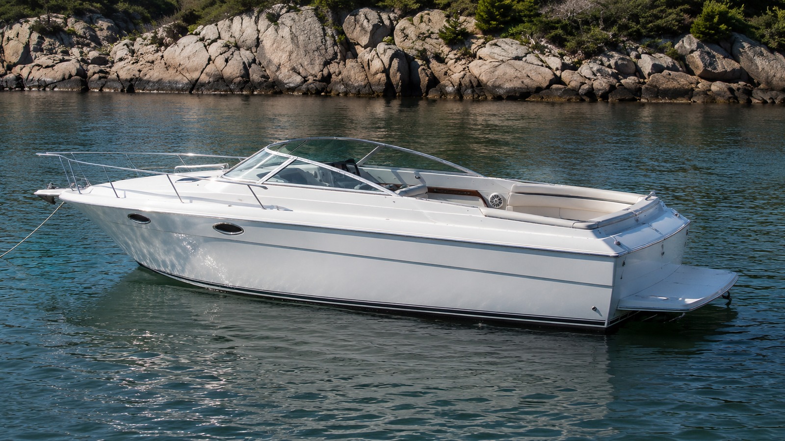 sea ray 240 weekender anchored cove 10