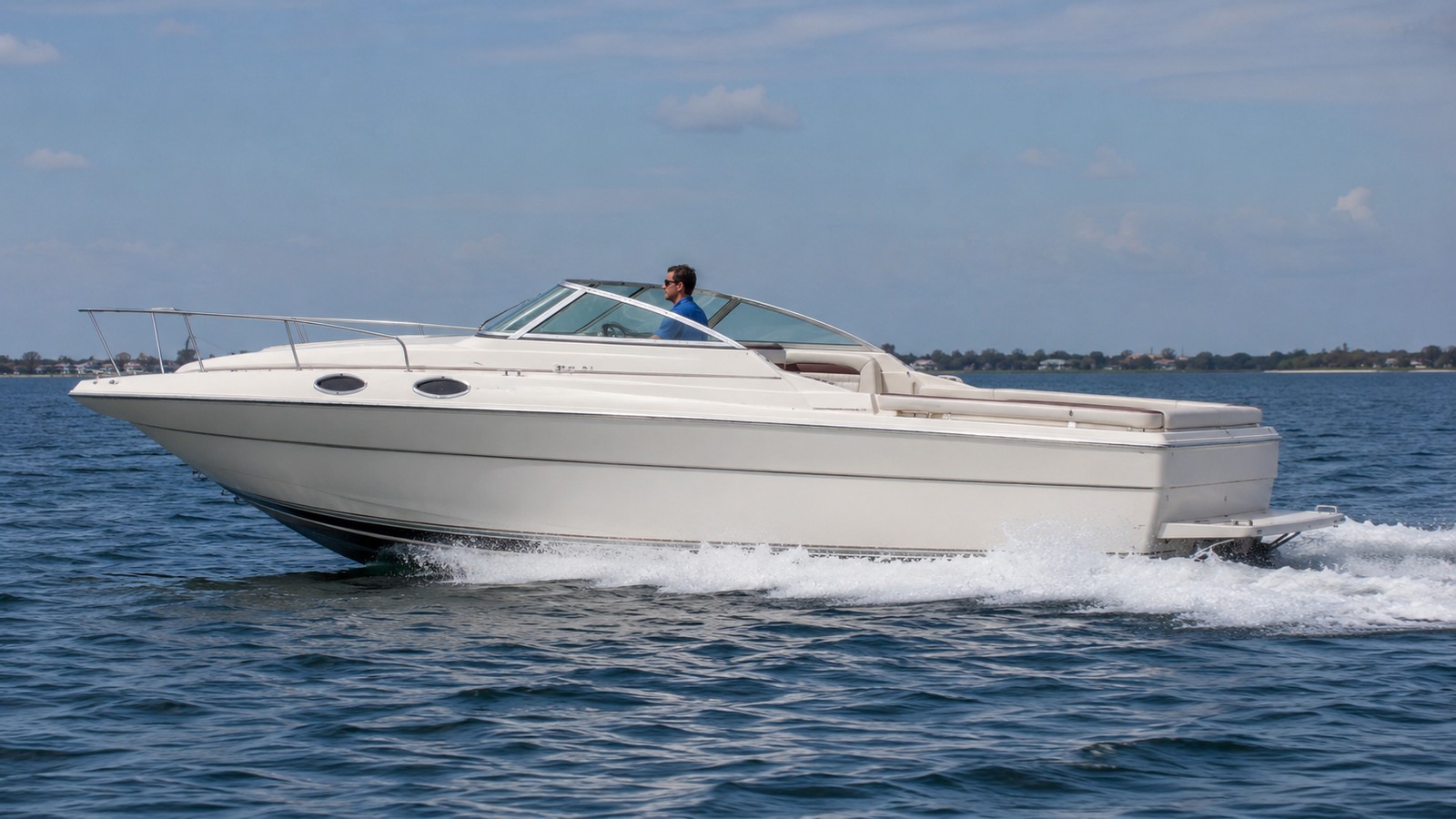 sea ray 240 weekender side profile running 04