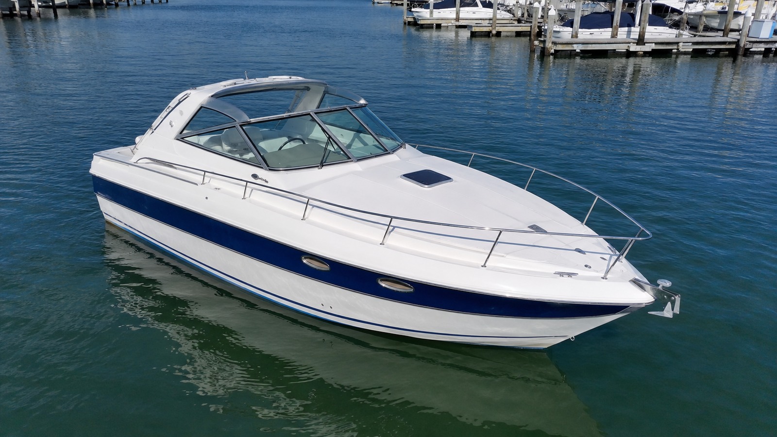 sea ray 245 express cruiser elevated exterior 06