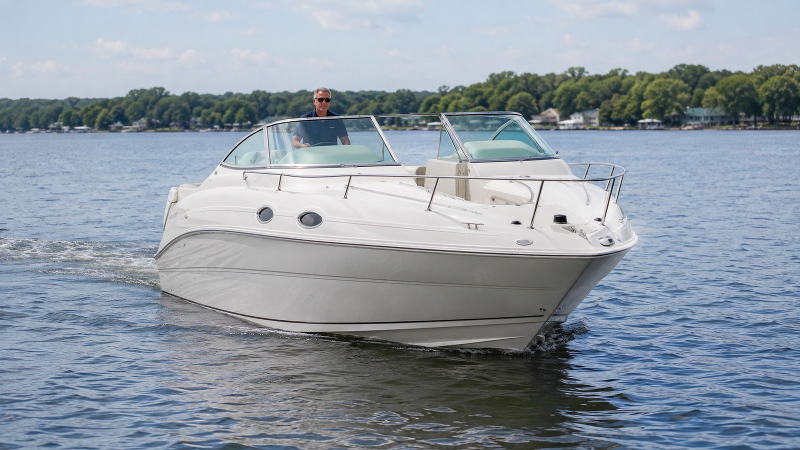 sea ray 245 weekender bow on cruising 05