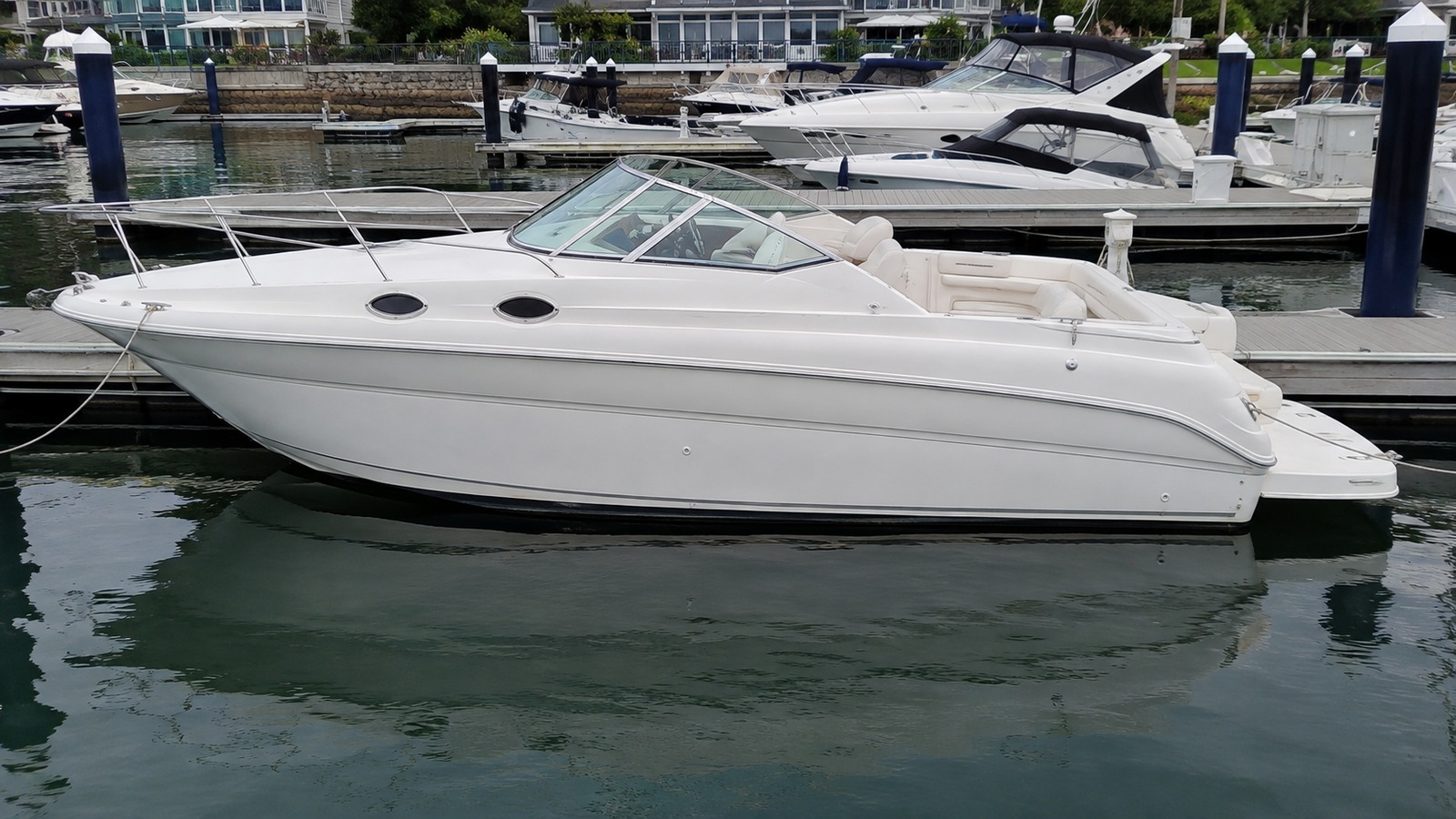 sea ray 245 weekender dockside profile 07