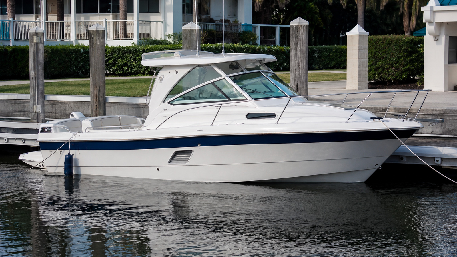sea ray 250 amberjack dockside profile 05