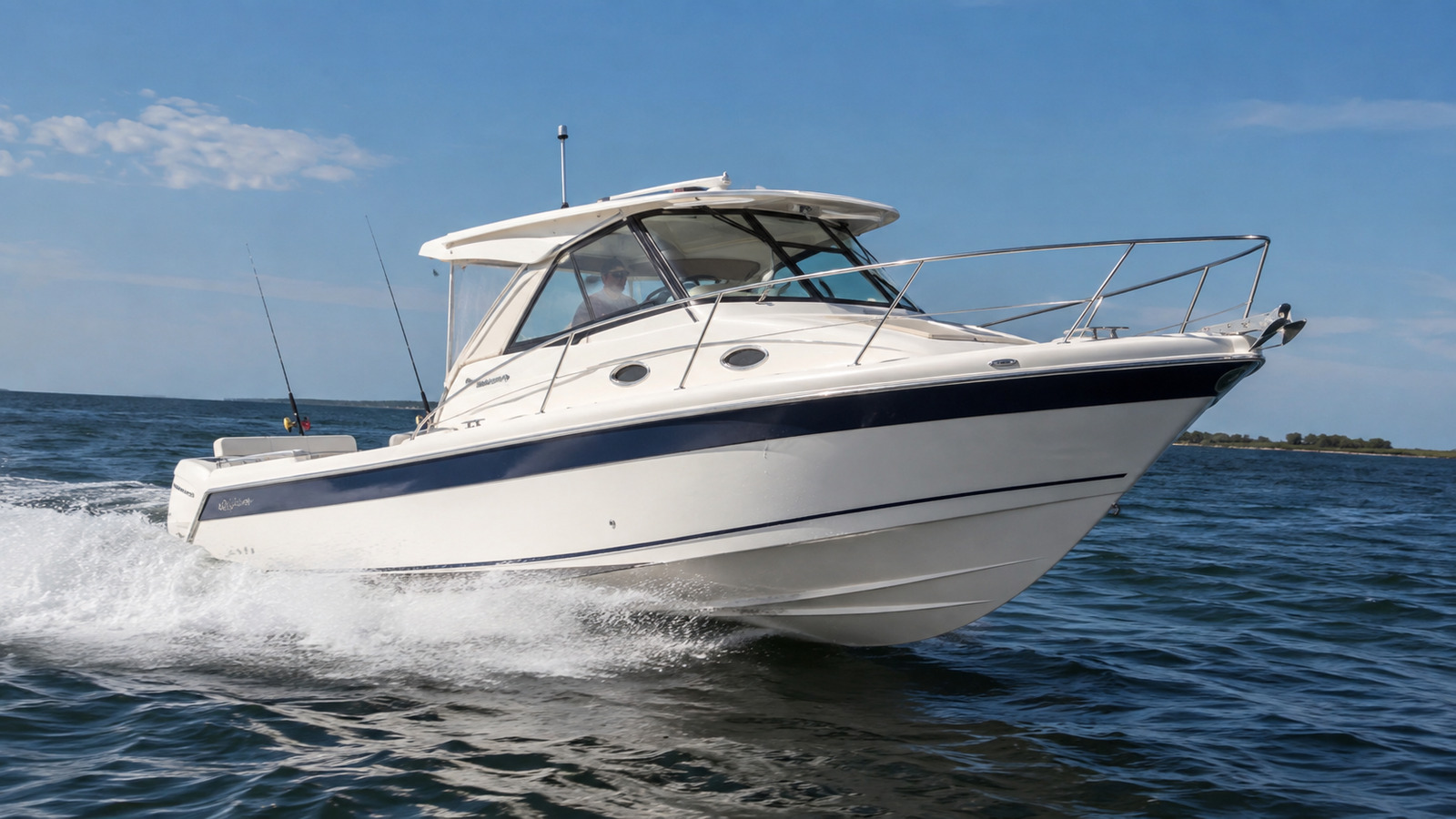sea ray 250 amberjack front quarter running 03