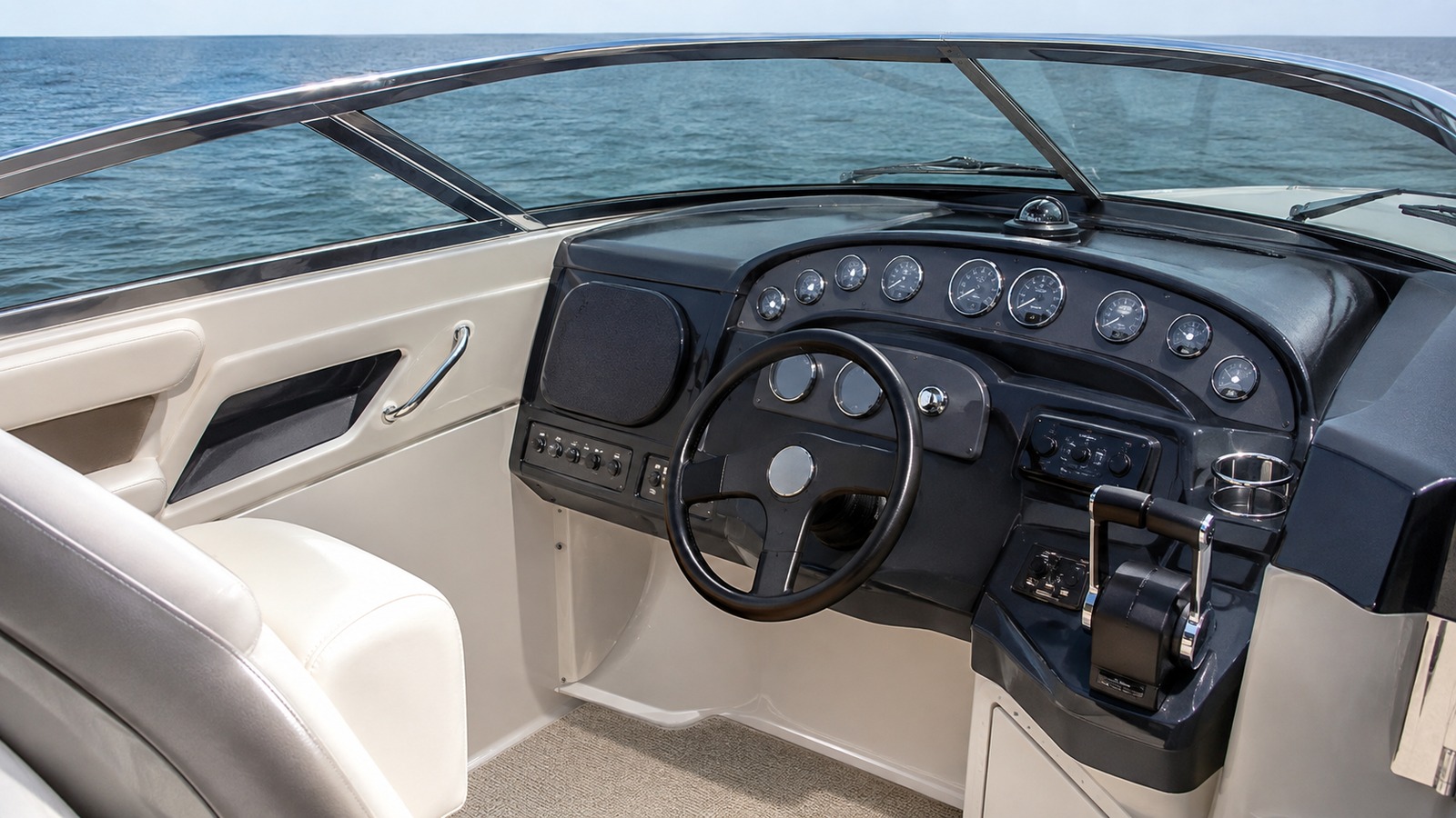 sea ray 250 express cruiser helm detail 08