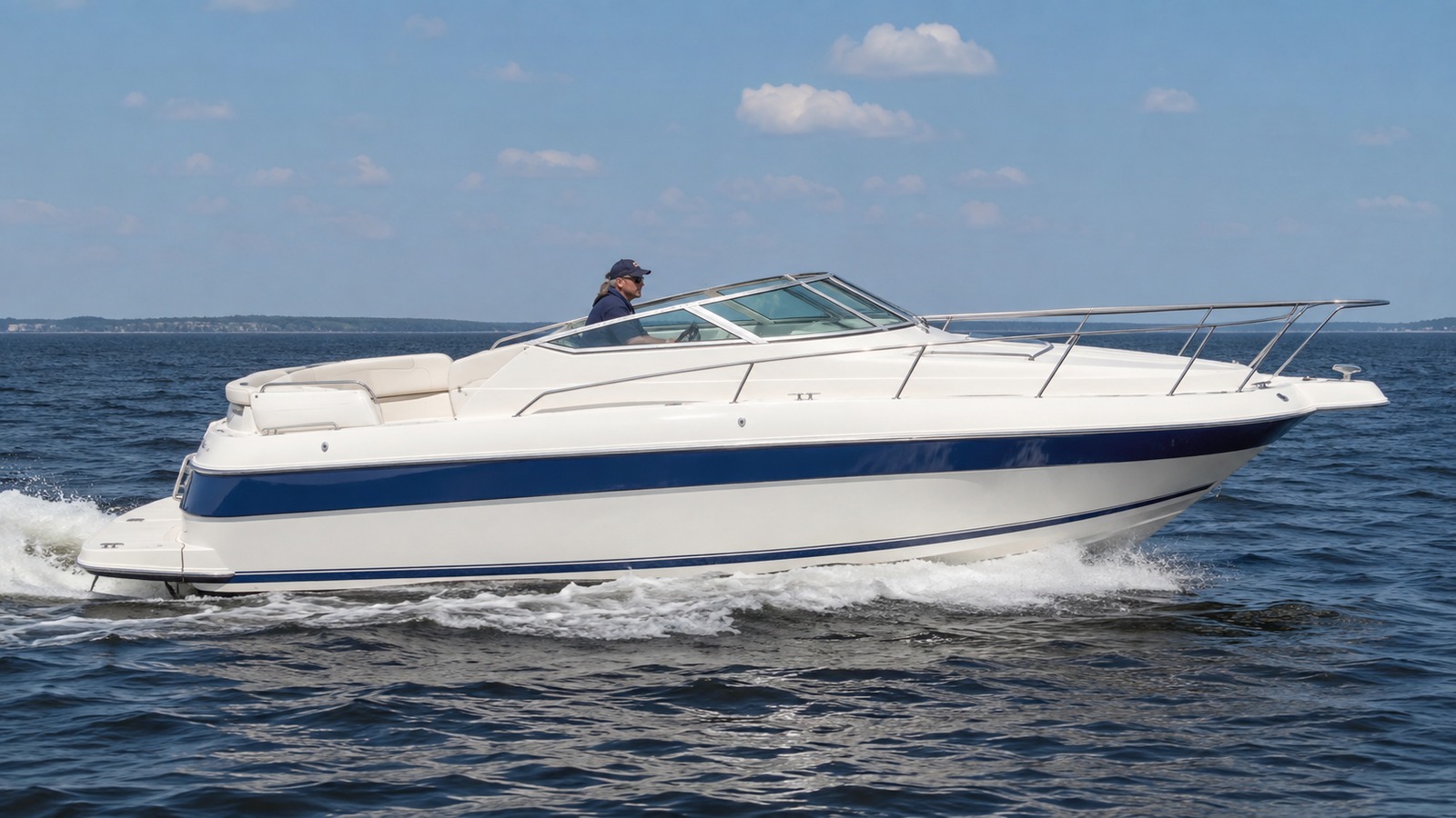 sea ray 250 express cruiser running profile 04