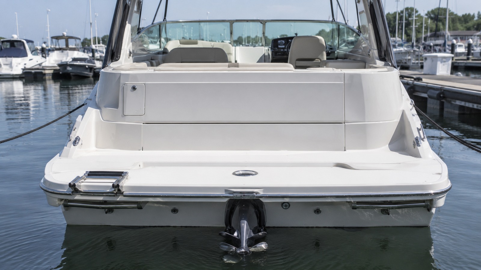 sea ray 250 express cruiser swim platform 09