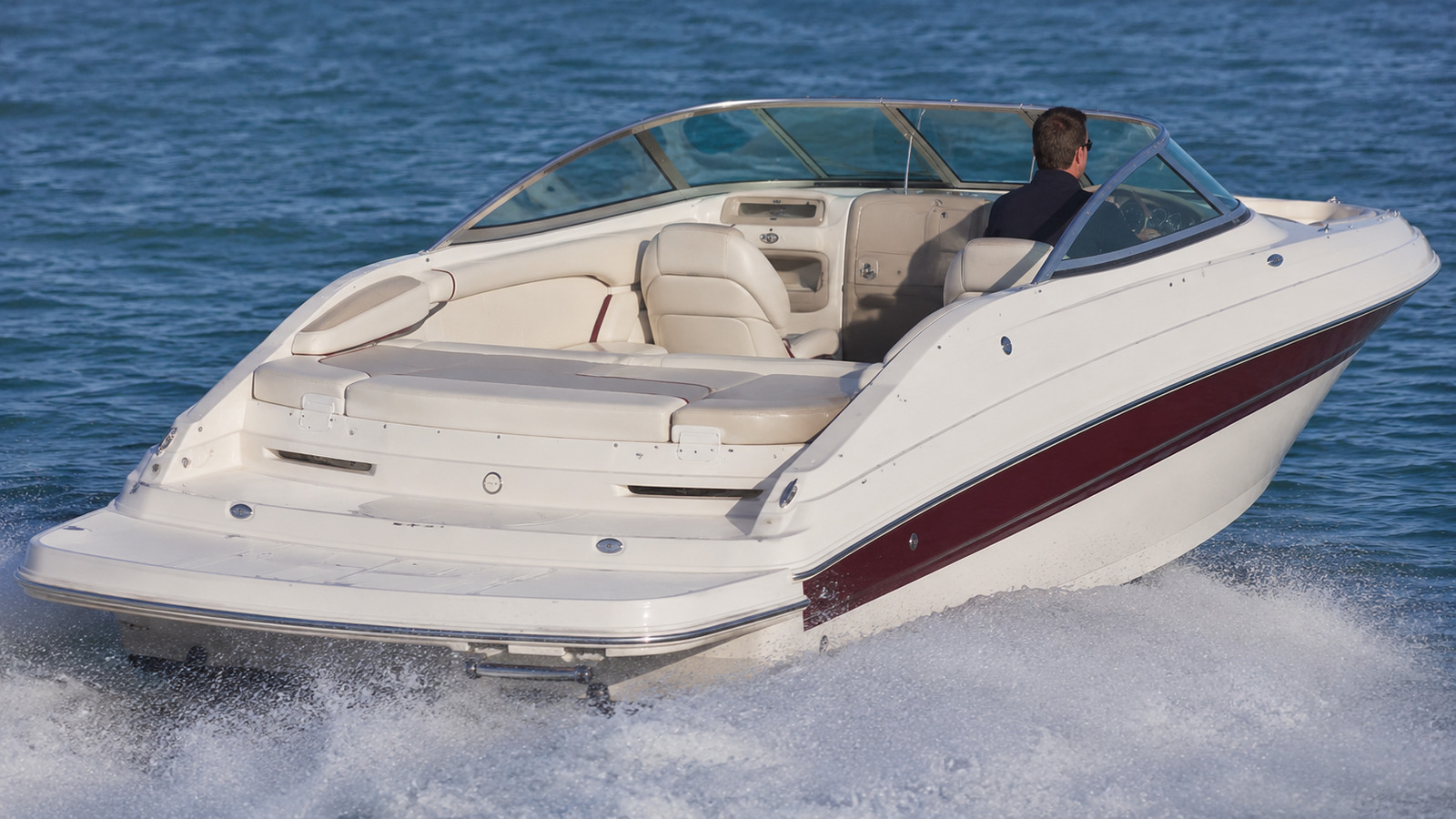 sea ray 250 select rear quarter running 03