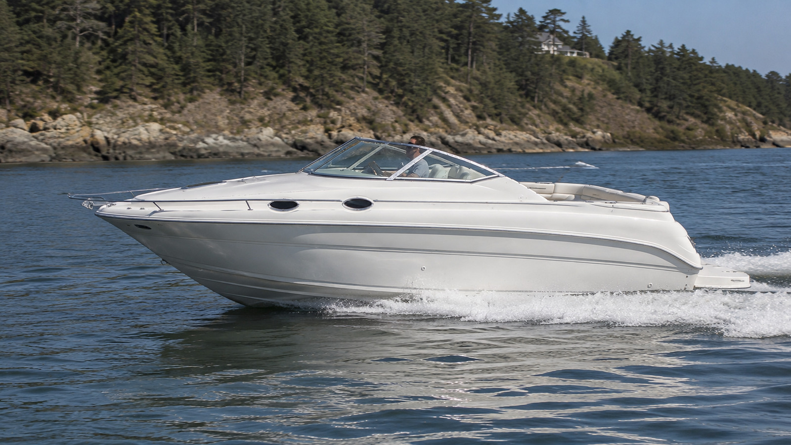 sea ray 250 weekender side profile running 04