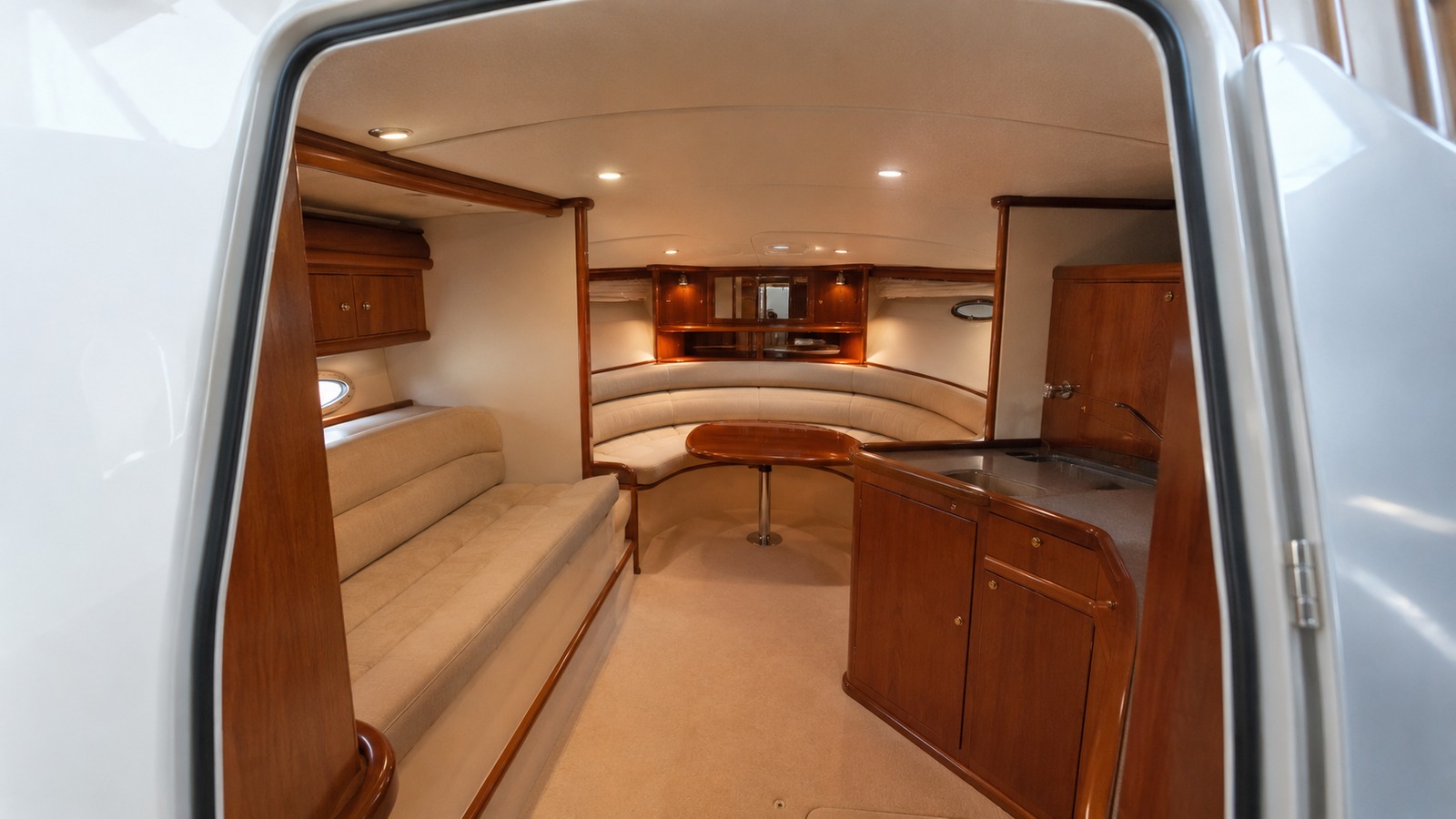 sea ray 260 express cruiser cabin entry 10
