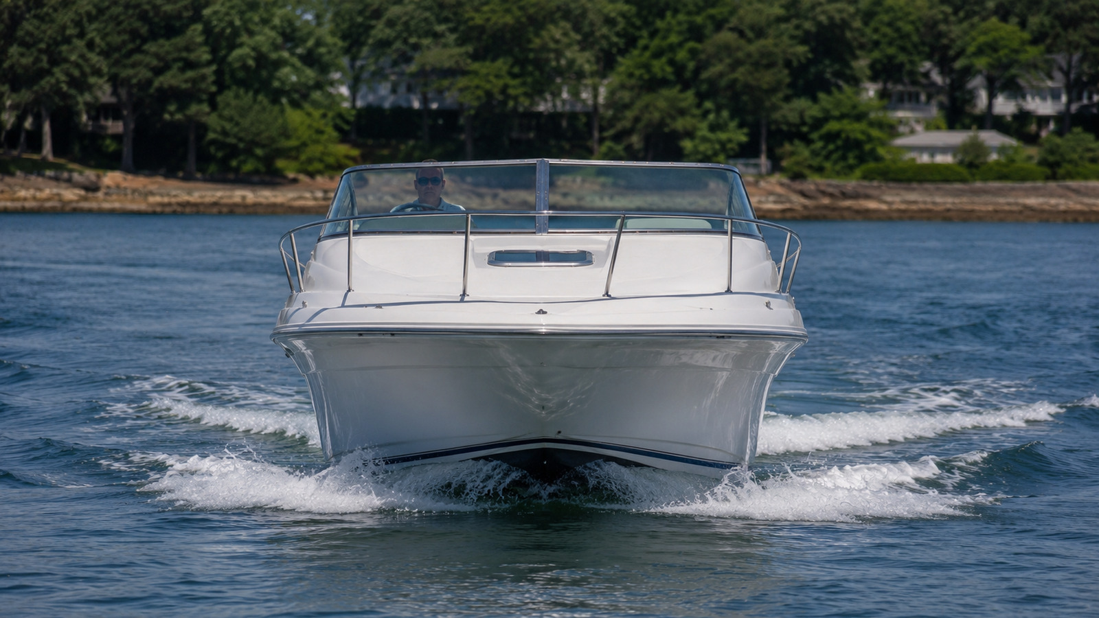 sea ray 260 weekender bow on cruising 05