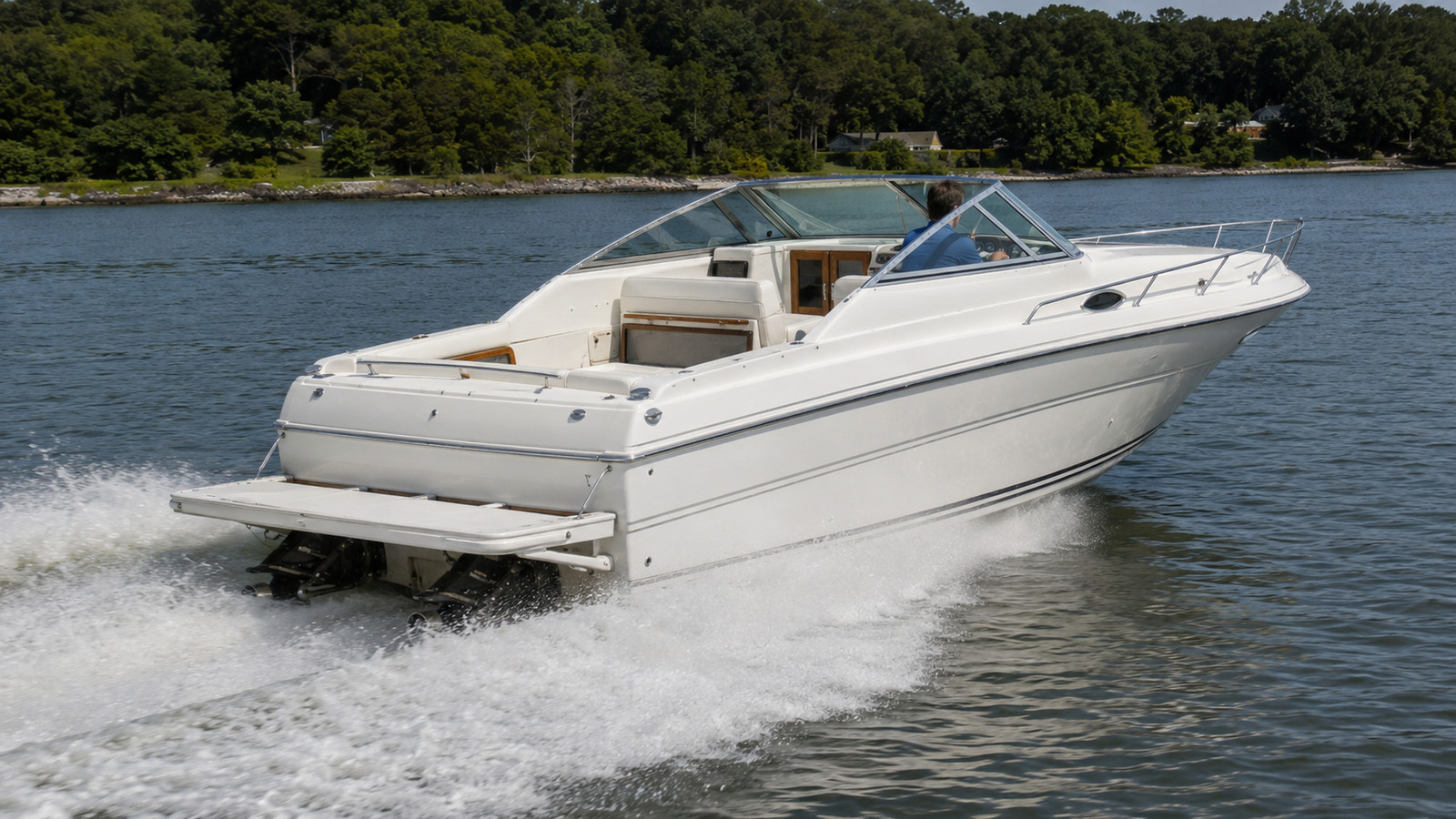 sea ray 260 weekender rear quarter running 03