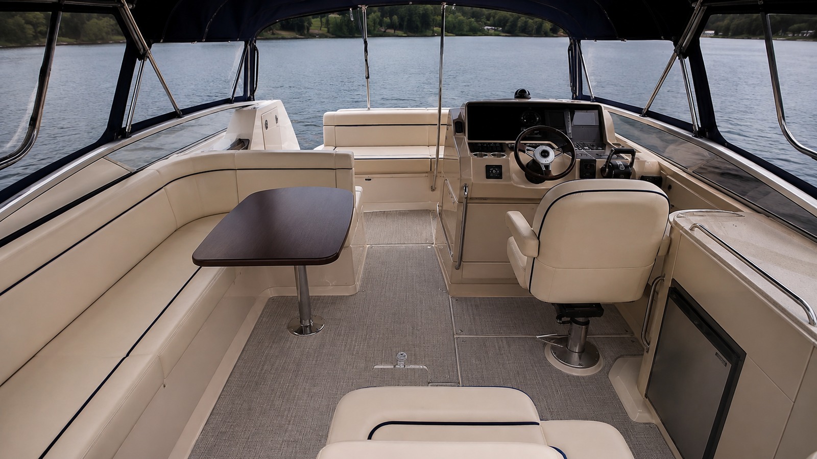 sea ray 270 express cruiser cockpit wide 07