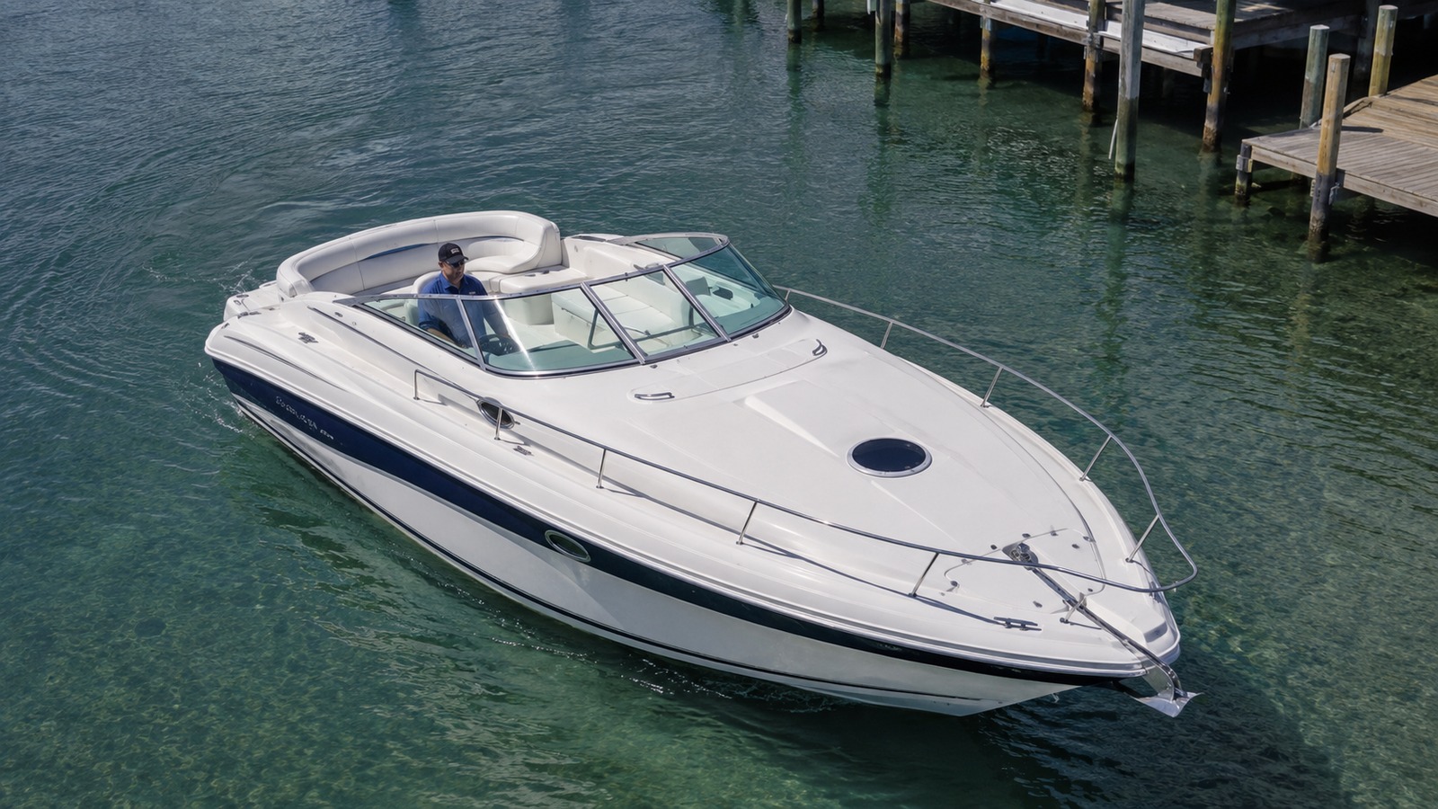 sea ray 270 express cruiser elevated exterior 06
