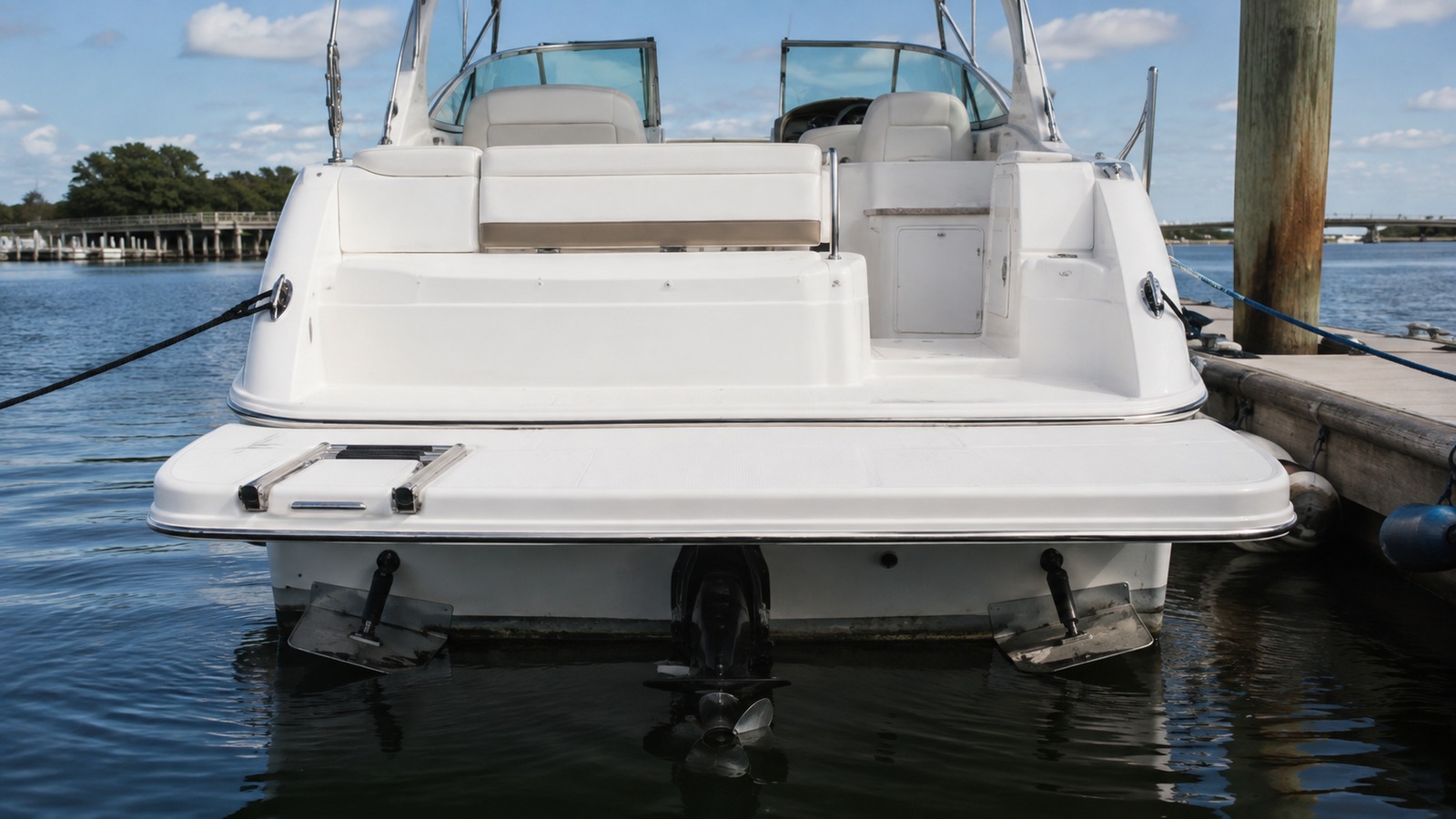 sea ray 270 express cruiser swim platform 09