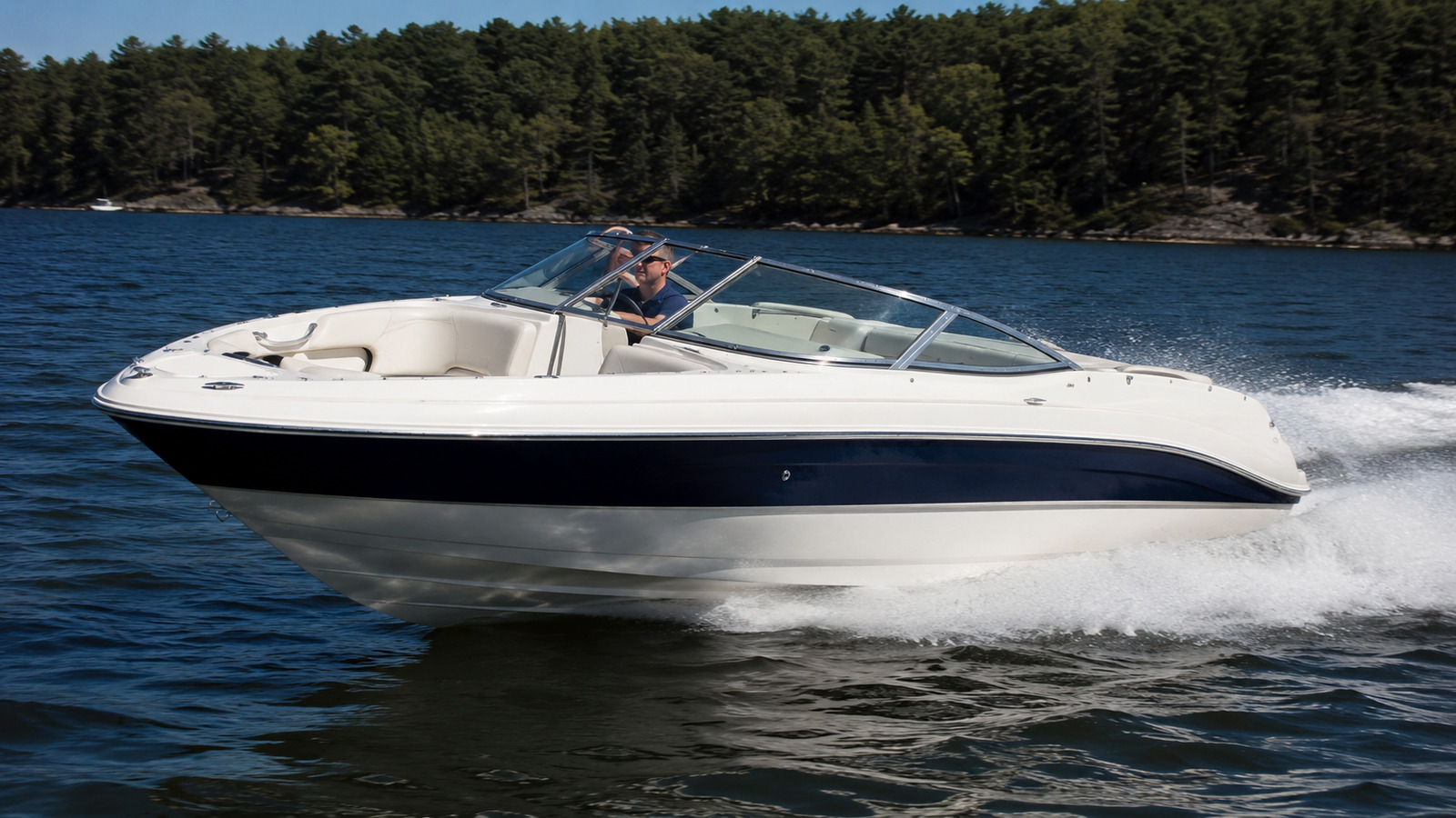 sea ray 270 select front quarter running 02