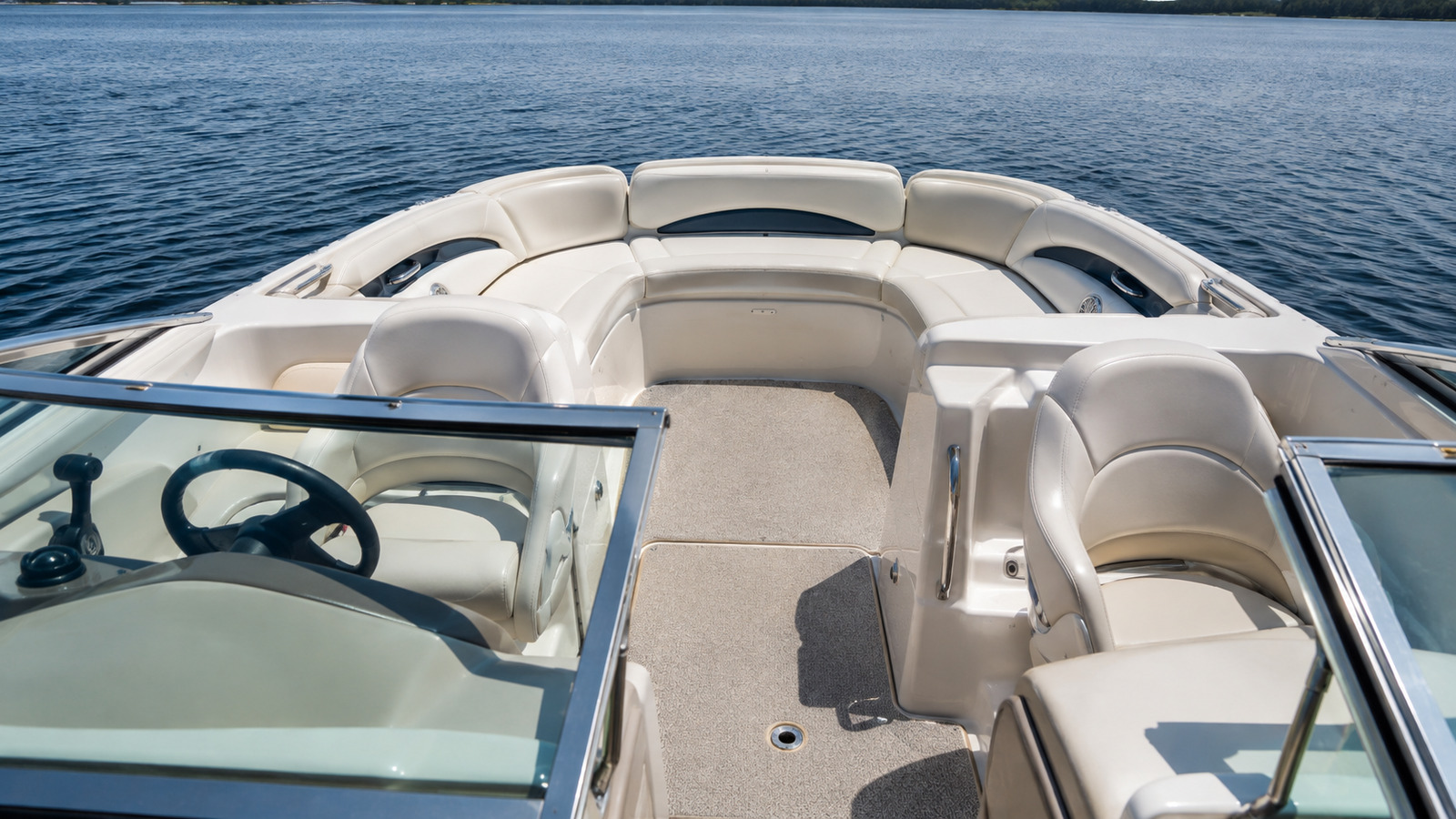 sea ray 270 sundeck bow lounge wide 07
