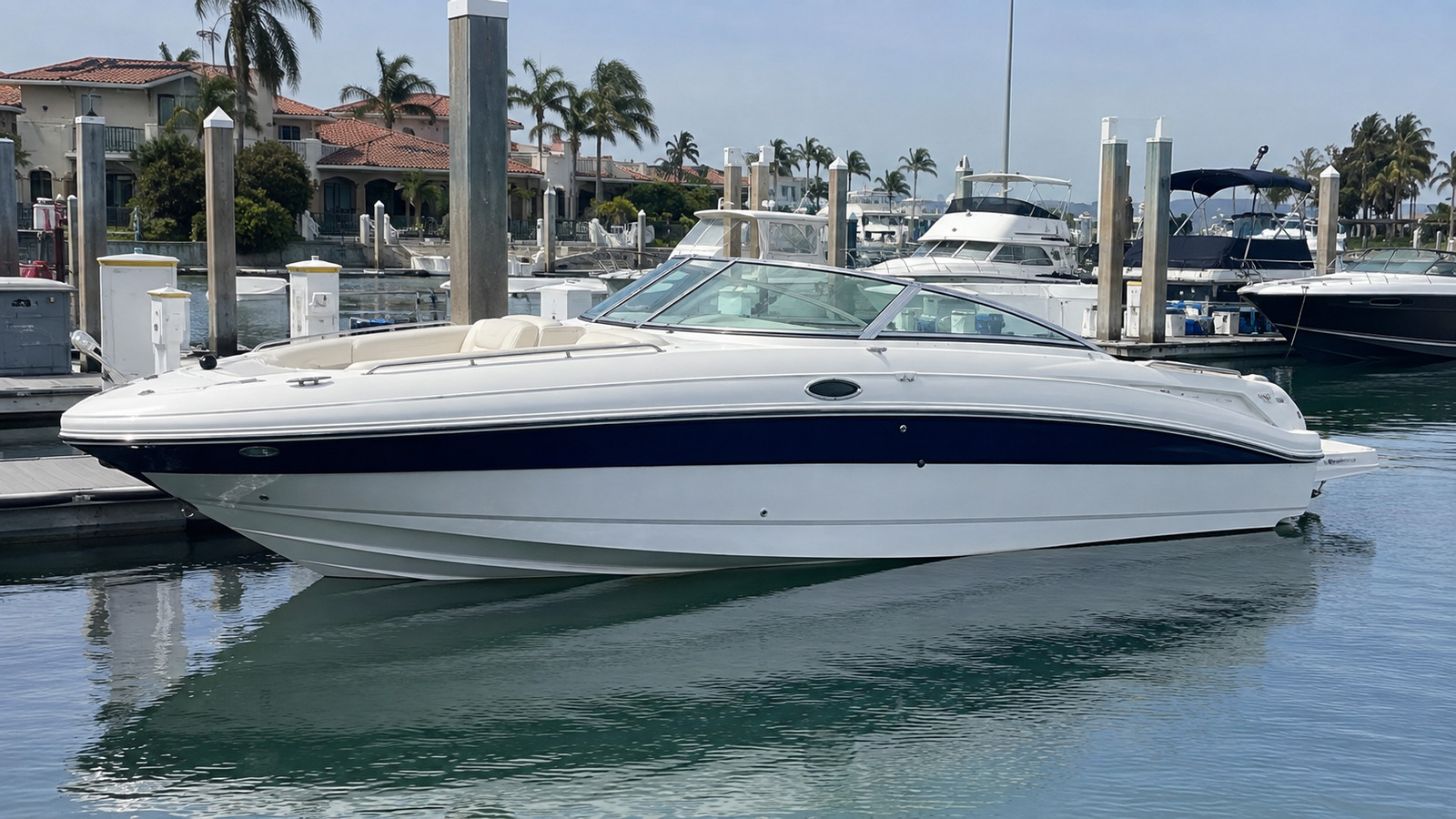 sea ray 270 sundeck dockside profile 05