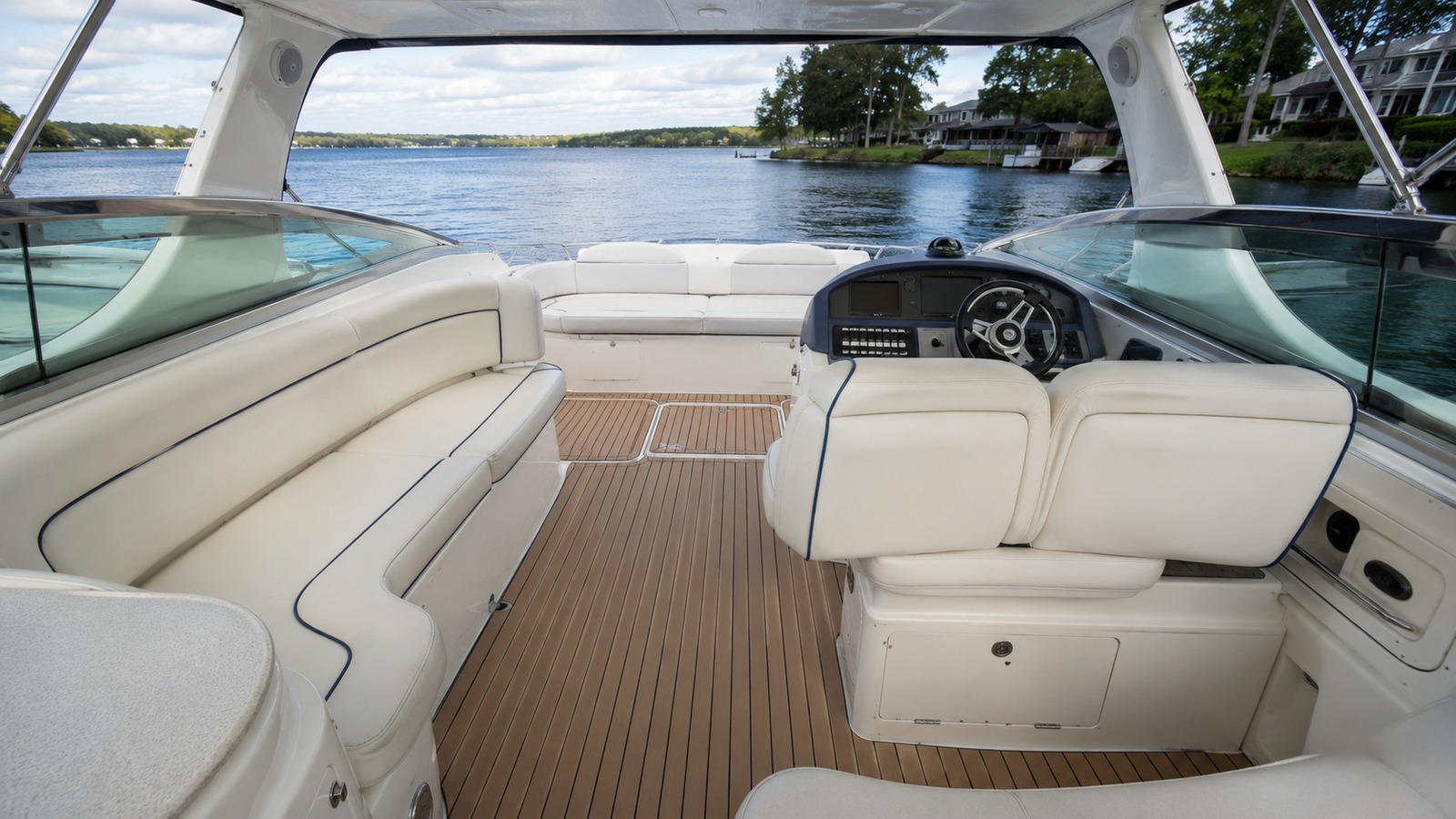sea ray 290 express cruiser cockpit wide 07